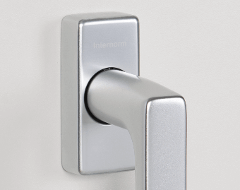 Klamki antywłamaniowe okien