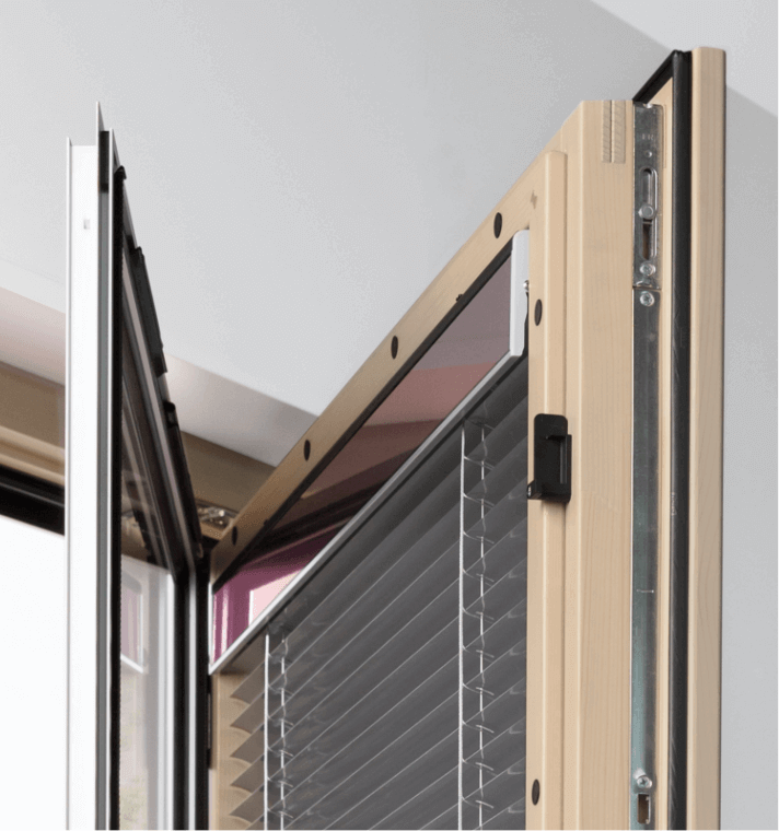 Żaluzje z modułem fotowoltaicznym